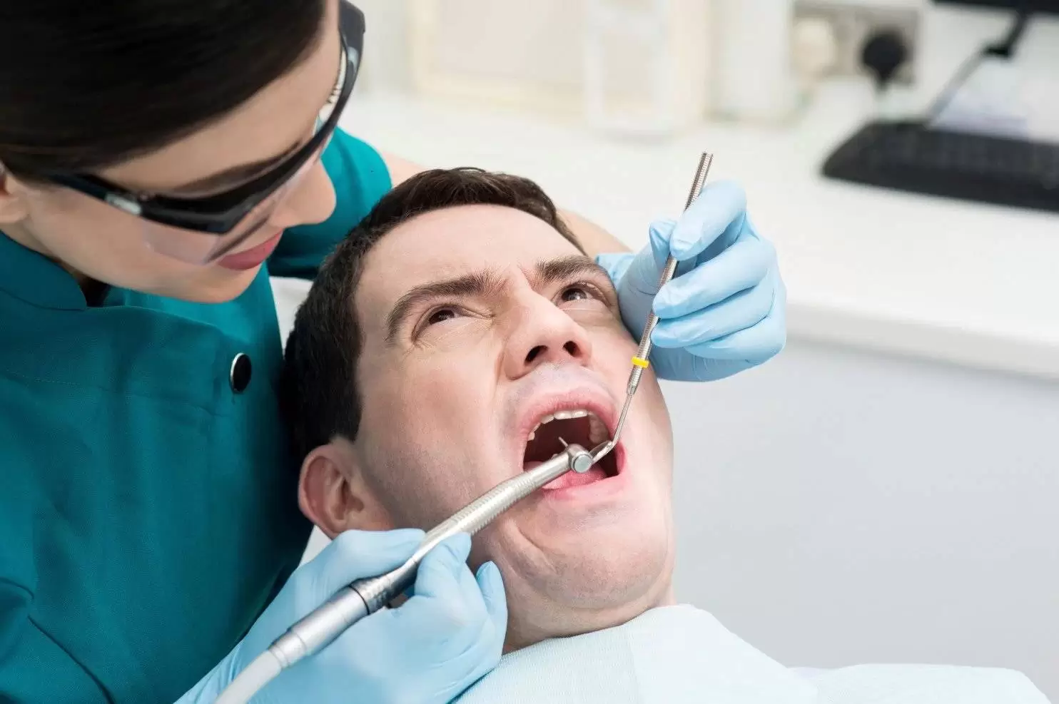دندانپزشکی بیماران مصرف کننده پلاویکس